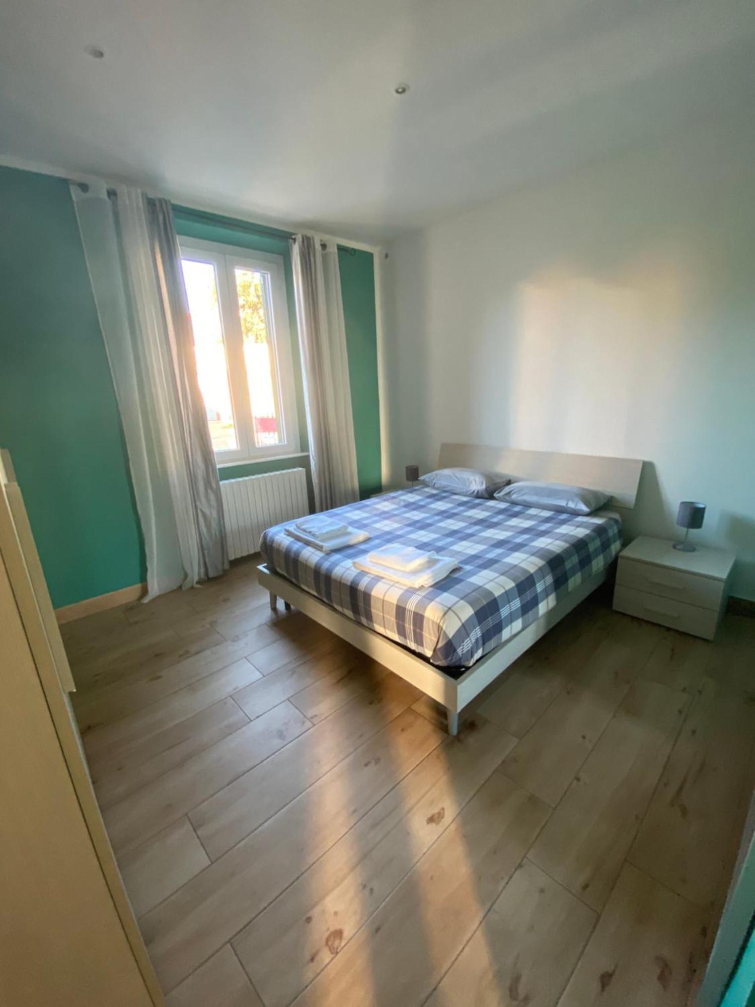 Domus Vicina Al Centro Storico Apartamento Pavia Exterior foto